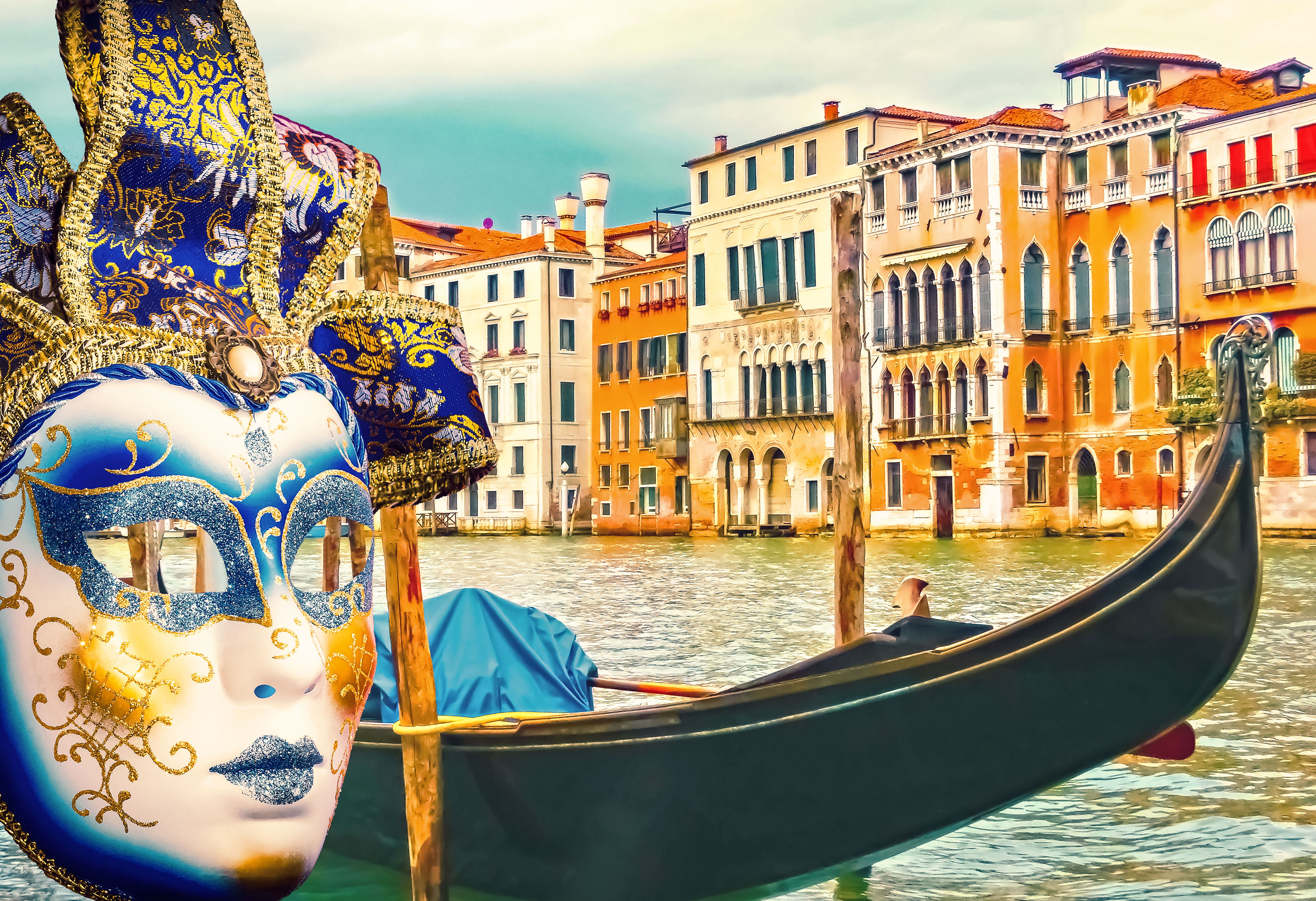 traditional venetian masks and venice